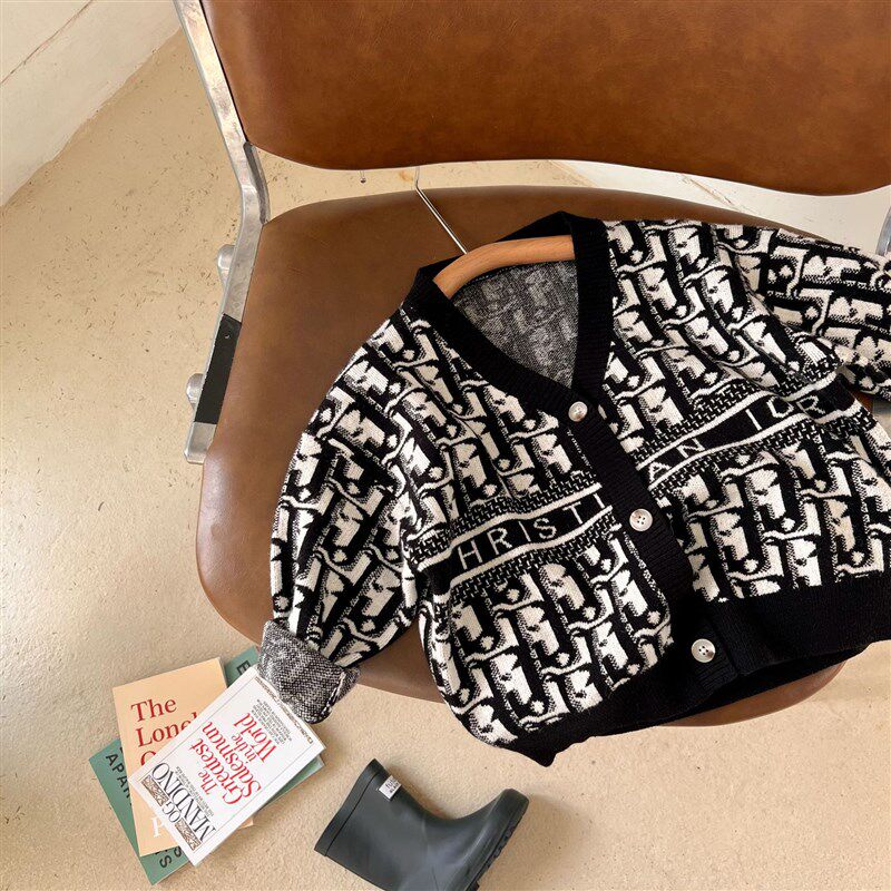 儿童开衫毛衣春秋季黑色2023新款男童薄款针织衫外套女孩秋装打底