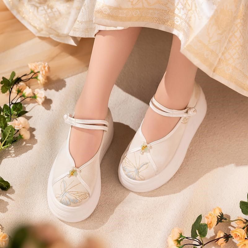 新中式鞋子春季新款增高浅口国风配马面茶艺绣花单鞋古风汉服鞋女