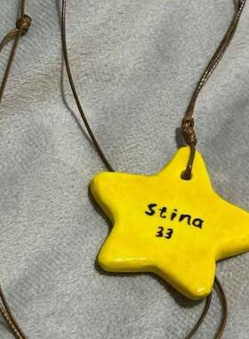 新款ins风黄色星星吊坠项链夏季多巴胺轻奢潮酷日常百搭长款项链