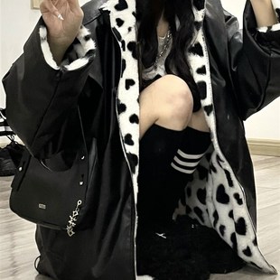 2023年秋冬新款 宽松港风皮夹克外套潮 小爱心皮衣两面穿棉服女韩版