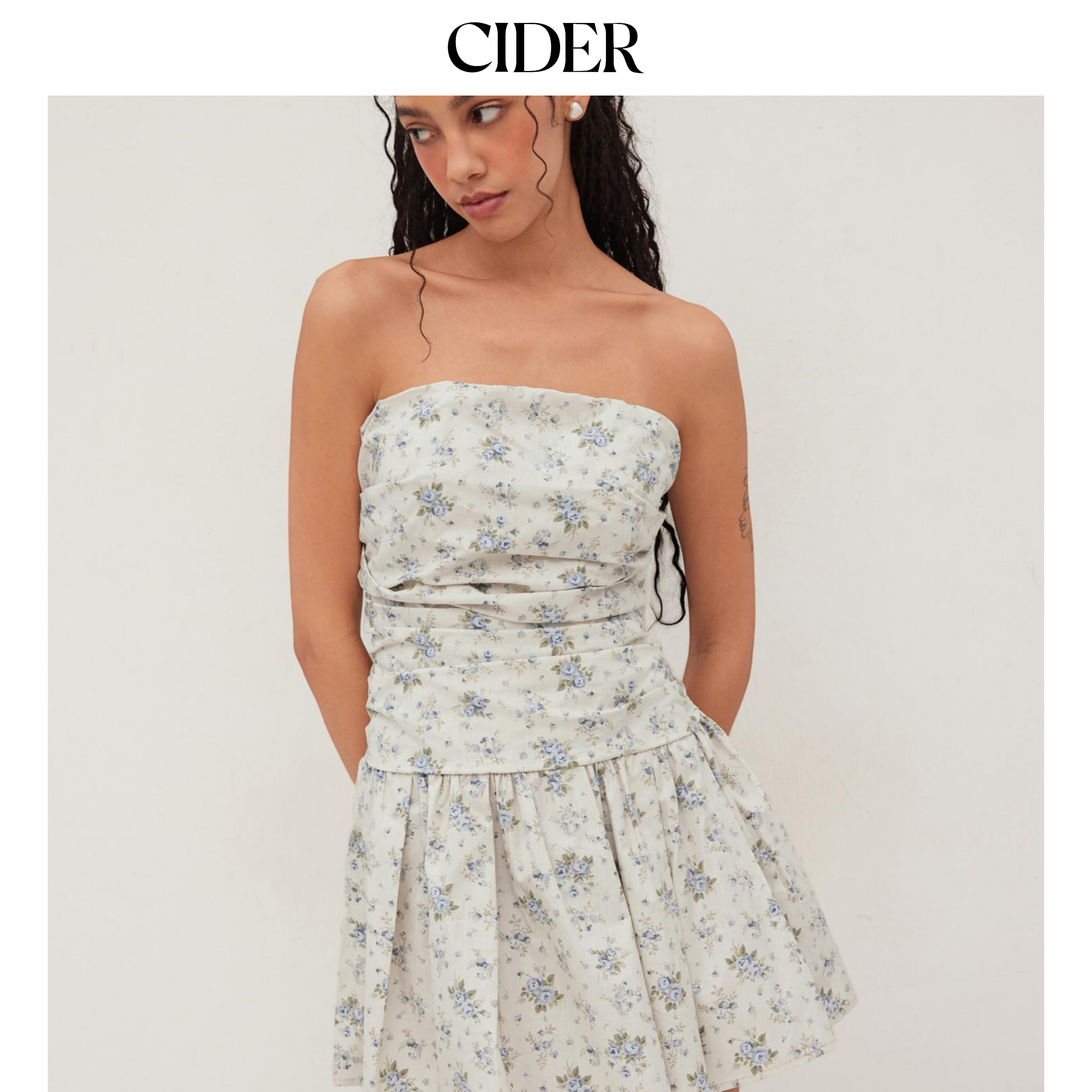 【明星同款】CIDER 连衣裙棉碎花褶皱抹胸短连衣裙114328