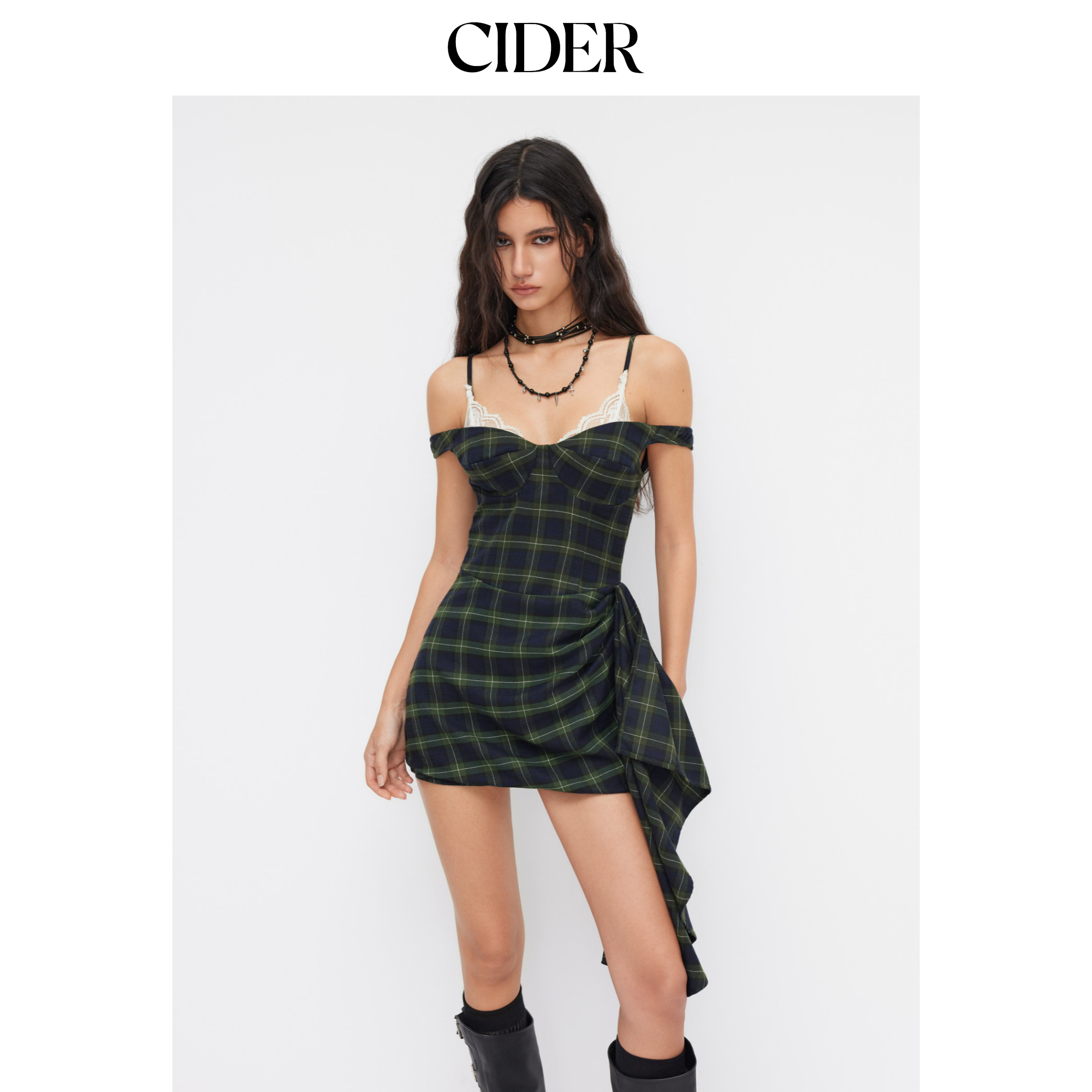 CIDER 甜美格子蕾丝边系带设计褶皱吊带连衣裙11479139