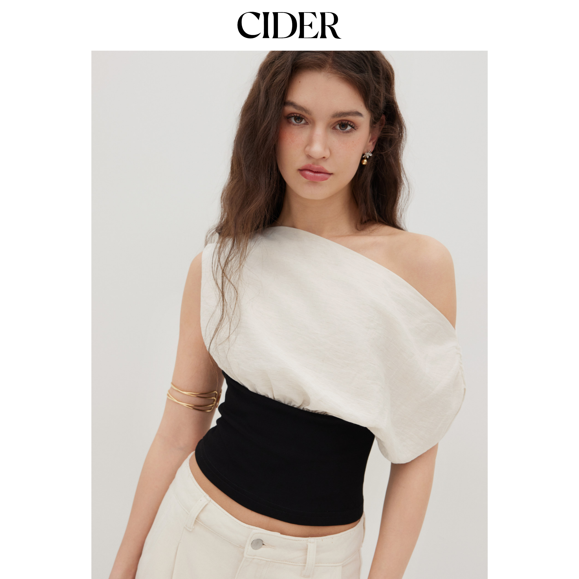 CIDER 双色褶皱亚麻不对称领口短款上衣女装114459031