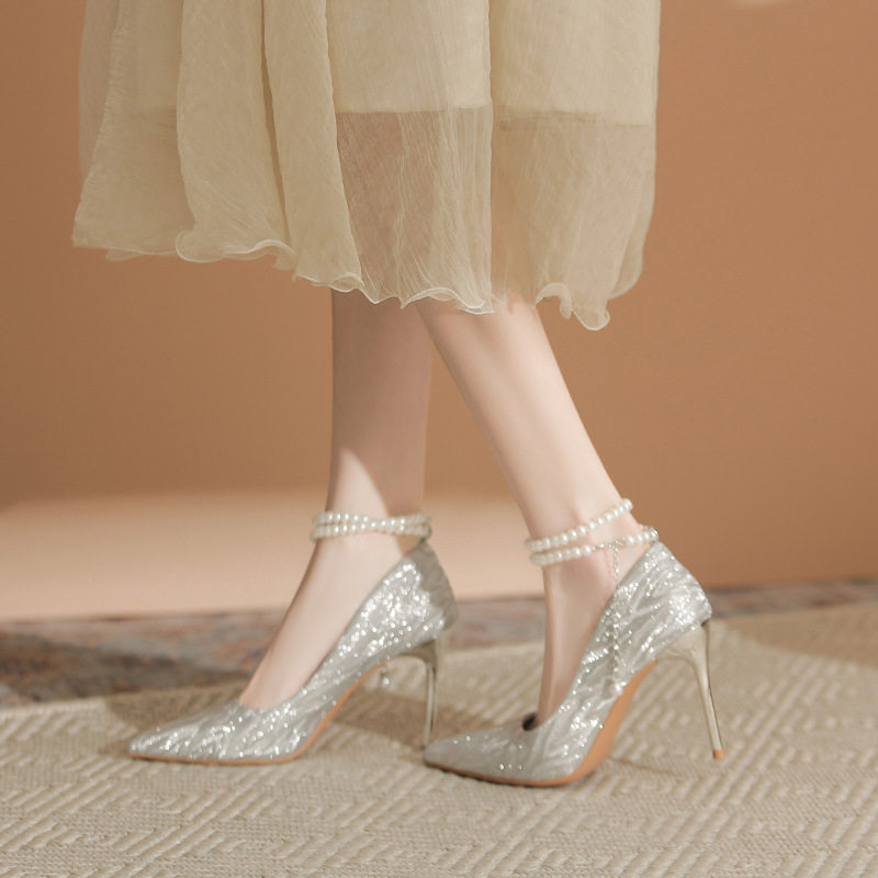 法式高跟鞋女细跟2025年新款尖头伴娘秀禾婚纱水晶新娘不累脚婚鞋