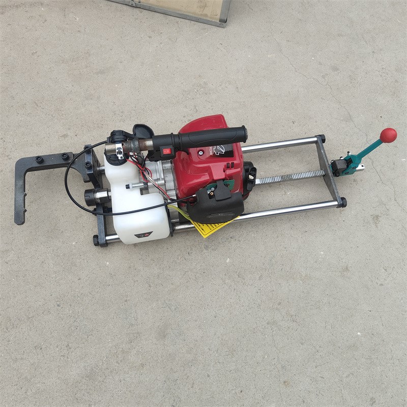 四冲程光伏打对穿孔机汽油打孔机钢管立柱山地光伏支架钻孔机