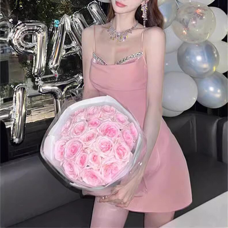 女士真丝桑蚕丝连衣裙轻奢感吊带连衣裙2026新款感珍珠钻显瘦气质