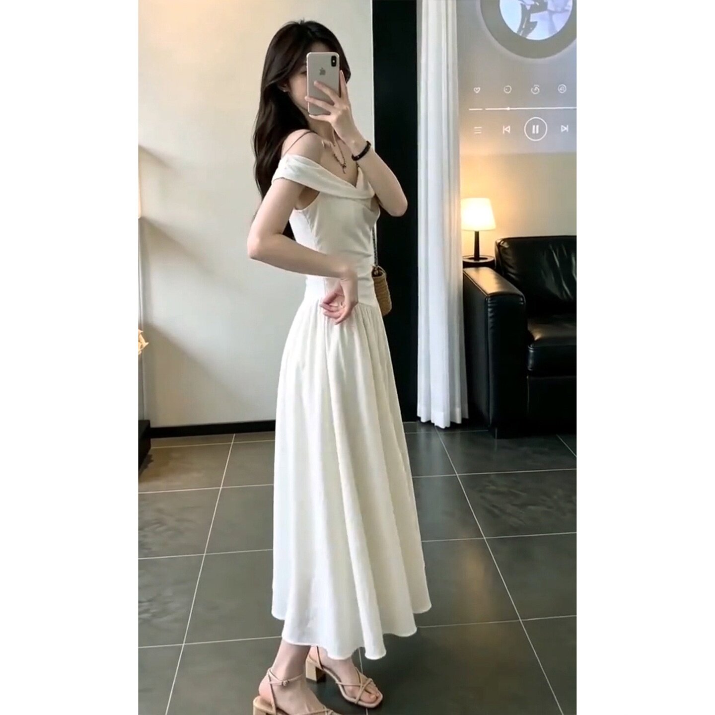 The Fold法式千金风重工绣花荡领连衣裙子女夏季新款海边度假穿搭
