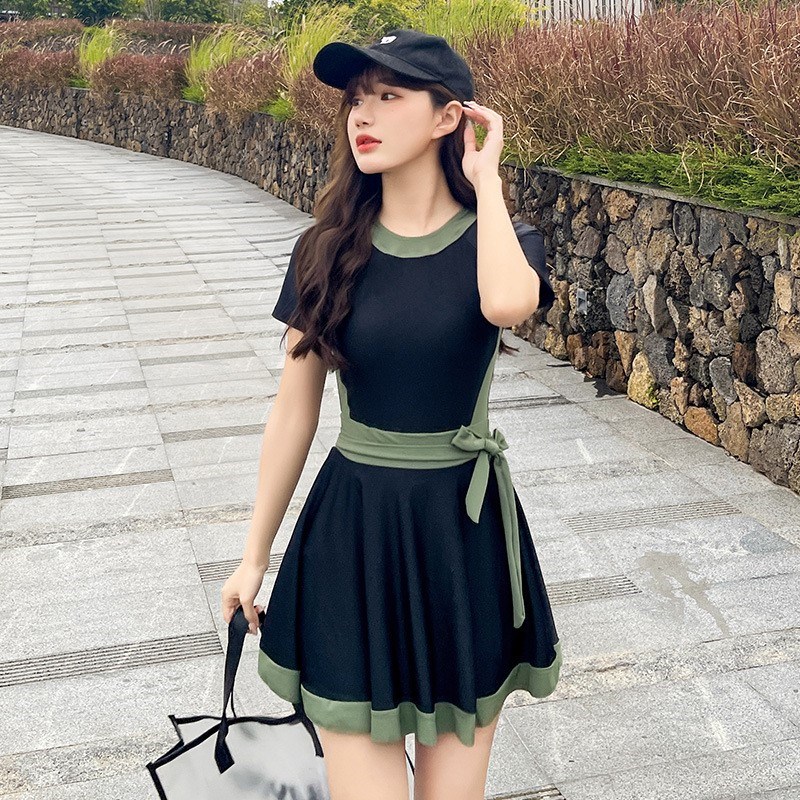 黑色连体泳衣女小个子泡温泉显A瘦遮肚保守小胸聚拢平角裙式游泳