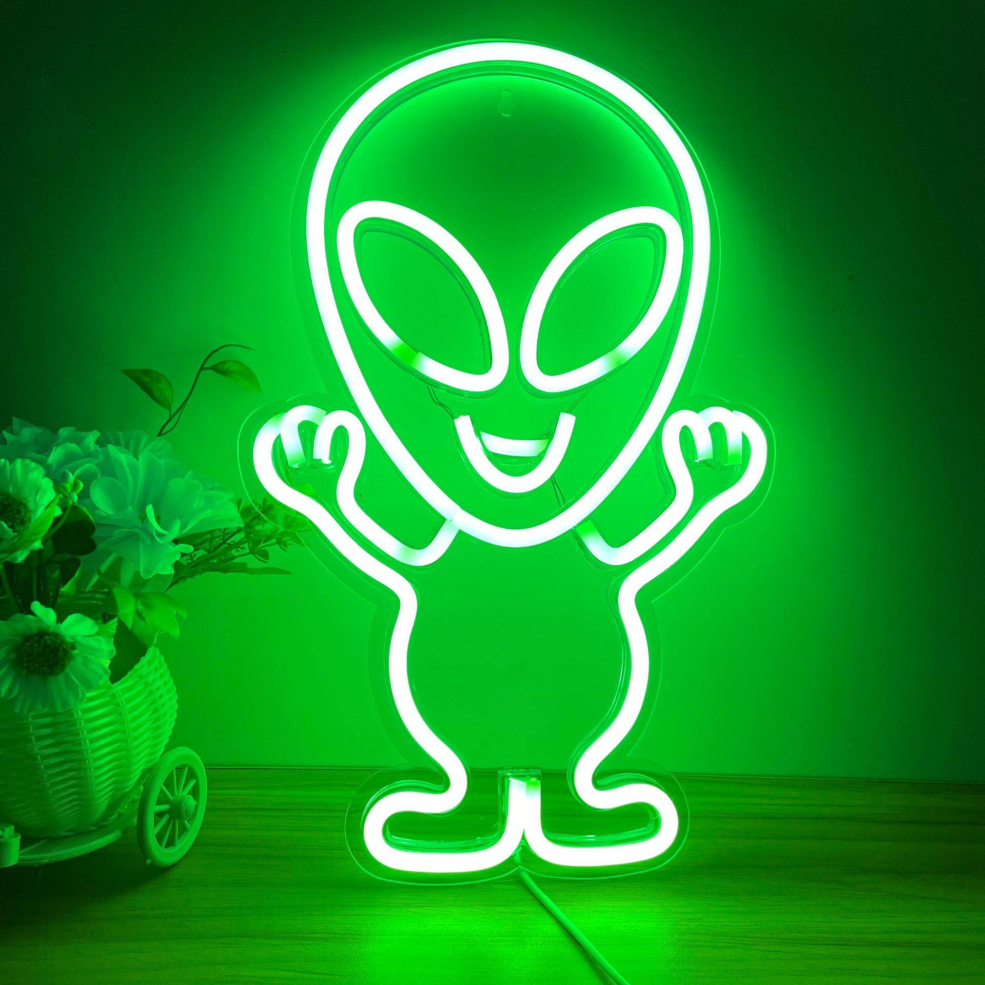 亚克力霓虹灯外星人场景布置灯LED透明背板小夜灯灯具LED造型灯