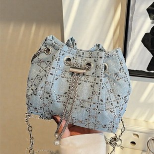 易易小众设计包女装 H街肩斜挎包牛仔蓝链桶包 2025新时尚