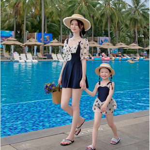 新款 亲子泳衣母女连体平角保守遮肚显瘦可爱中小儿童W泳衣女孩泳