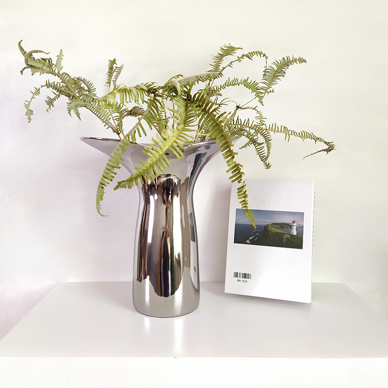 现代艺术家居电镀陶瓷银色花器茶几餐桌装饰设计师大喇叭花瓶