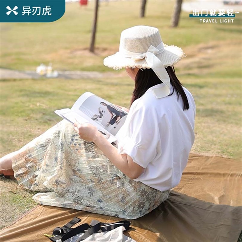 户外野餐垫沙滩地垫露营地布防水防潮草坪垫超轻折叠坐垫旅行团建