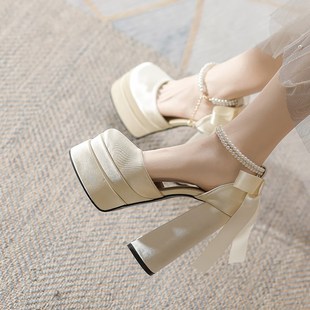 15CM恨天高跟鞋粗跟q防水台红色婚鞋2024秋季新款法式包头中空单