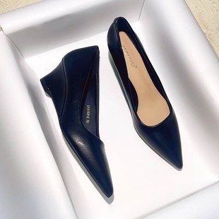 坡跟单鞋女黑色小k皮鞋2024春秋新款软皮设计感小众尖头浅口高跟