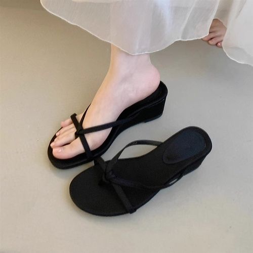 银色坡跟夹趾法式小凉o拖仙女2025夏季新款配裙子度假气质高跟凉