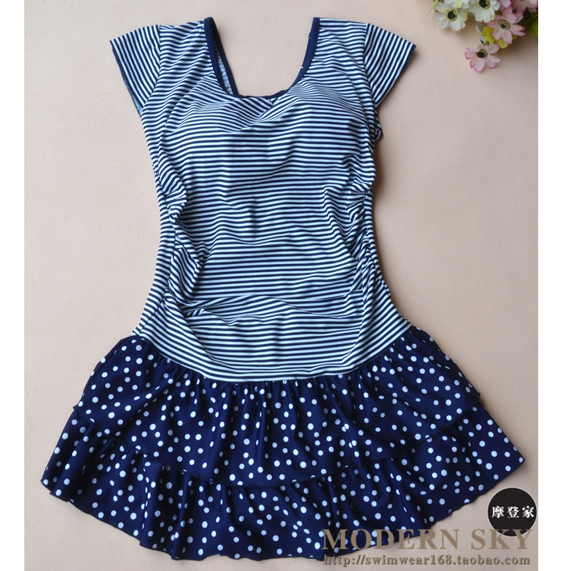 运动泳衣连体保守女生胖mm大码短袖显G瘦遮肉裤裙式训练泳装学院