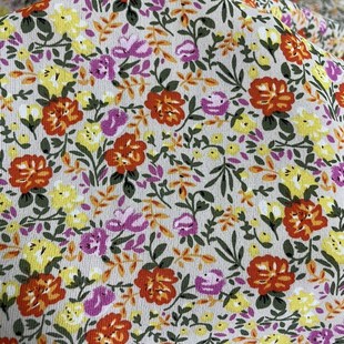 D412米色底小碎花印花雪纺布头 柔软透气垂坠连衣裙上衣旗袍面料