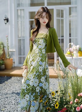 绿色云薄荷茉莉浪漫优雅收腰高级小众镂空蕾丝绿色吊带连衣裙