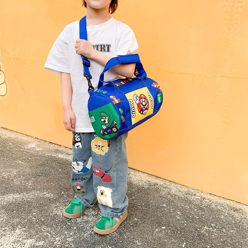 儿童包包户外运动个性斜挎包小男孩出门旅游手拎包女孩时尚舞蹈包