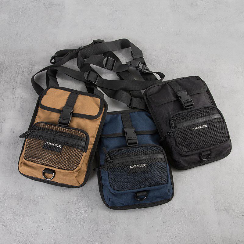 潮流日系单肩包帆布休闲个性斜挎包男士简约小挎包街头竖款邮差包