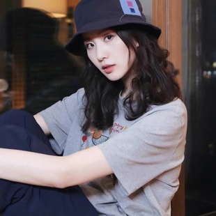 明星同款 小众设计感宽松慵懒风纯棉上衣 灰色短袖 t恤女夏2025新款