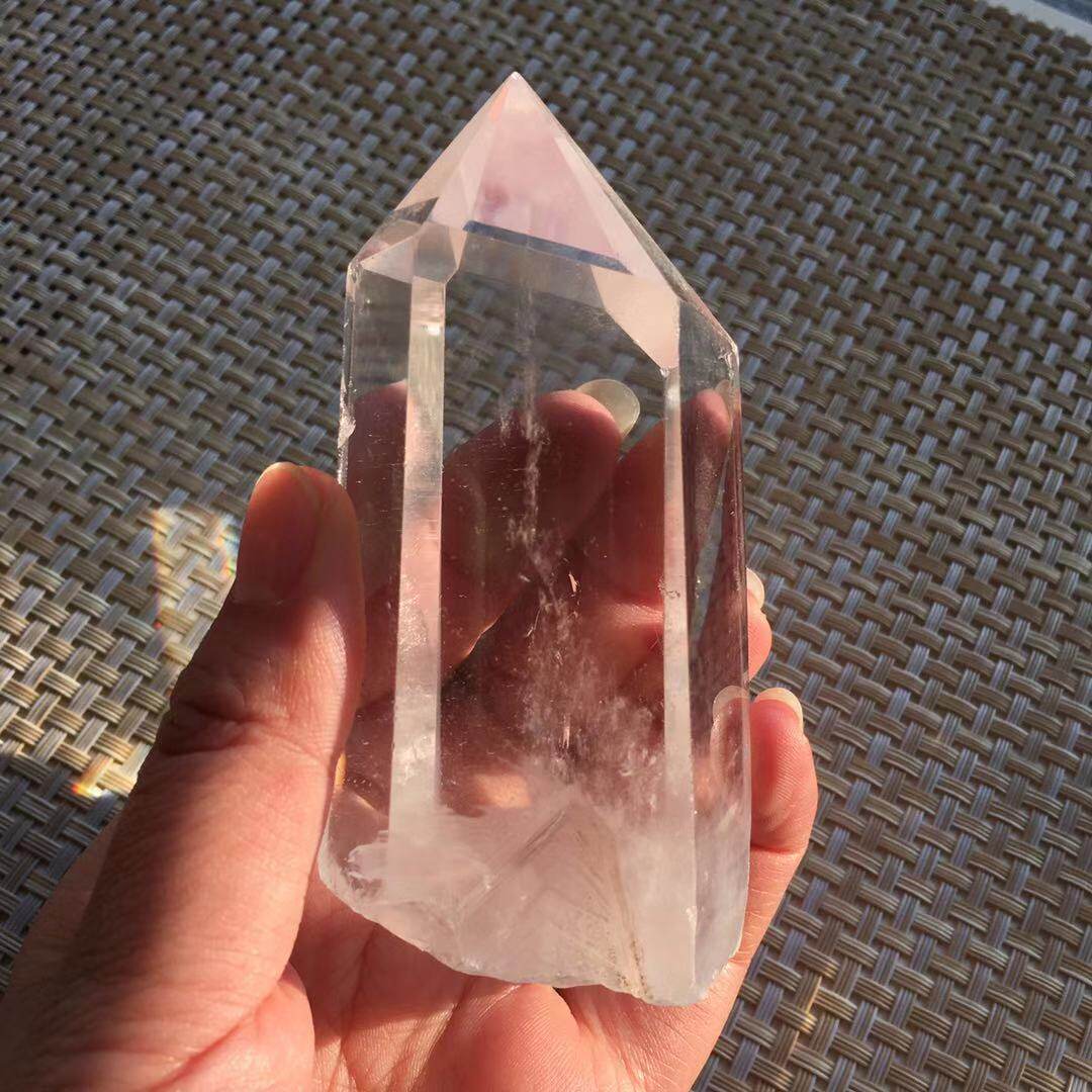 厂家批发天然水晶原石柱白水晶手工打磨原石底跨境电商办公摆件