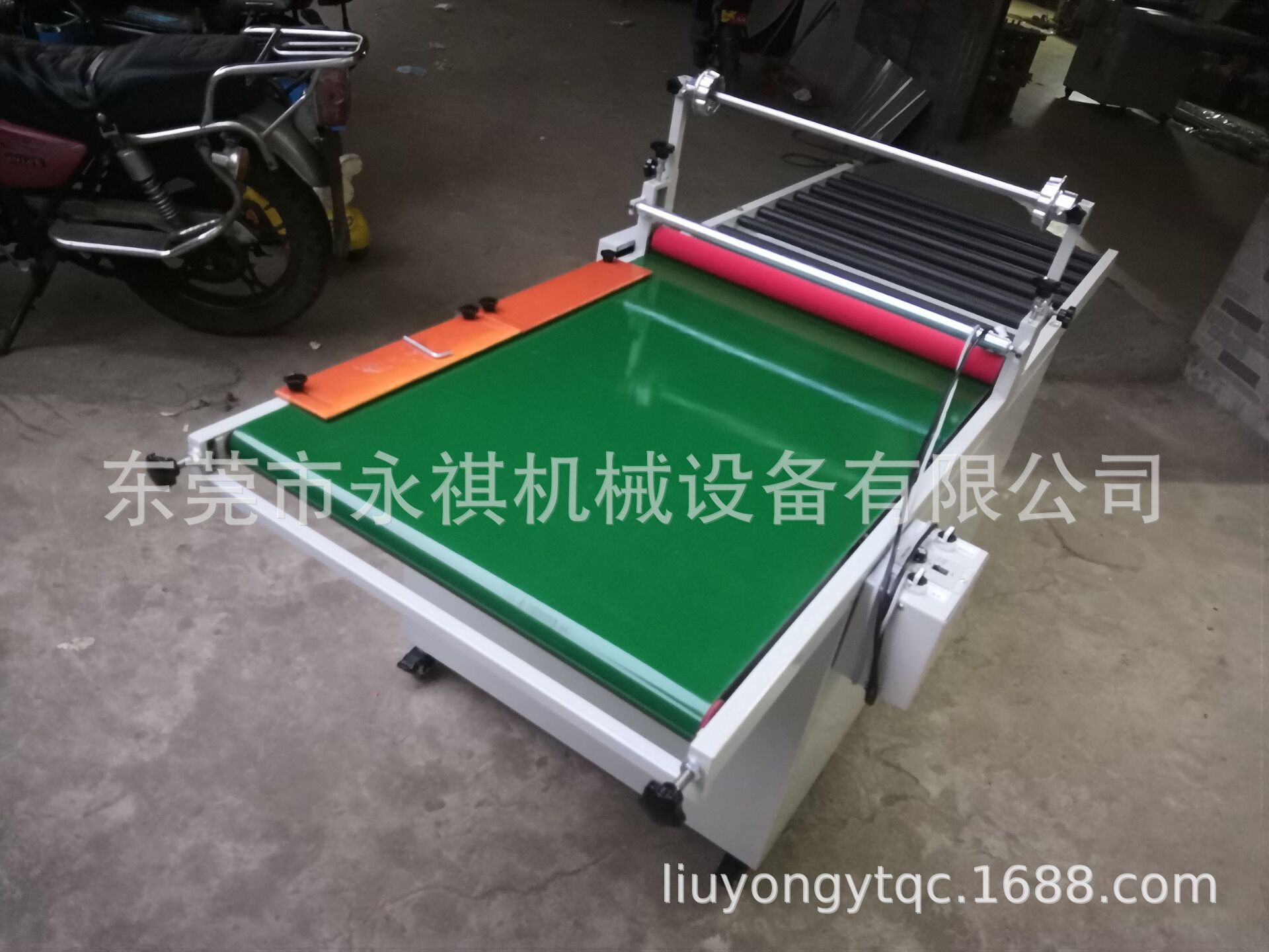 700型玻璃镜片自动覆膜机