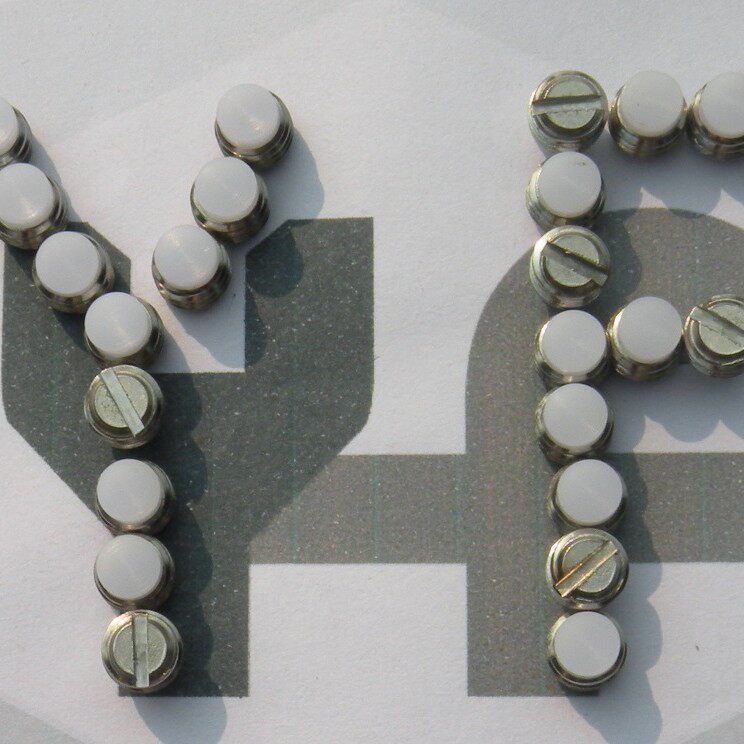 SUS30412.9级发黑长内六角白色硬胶绿色紧定胶头顶丝