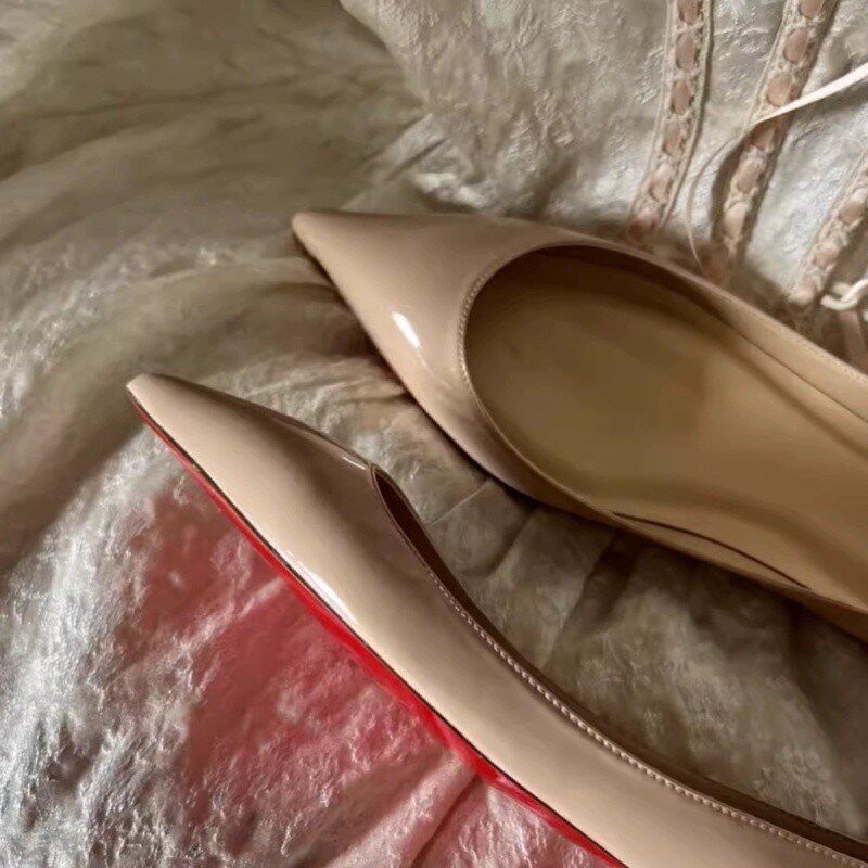 内增高软底单鞋女裸色黑色2025年新款J法式气质浅口漆皮尖头平底