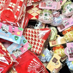 结婚婚礼退场小众抛洒娃娃香囊胸针伴手礼