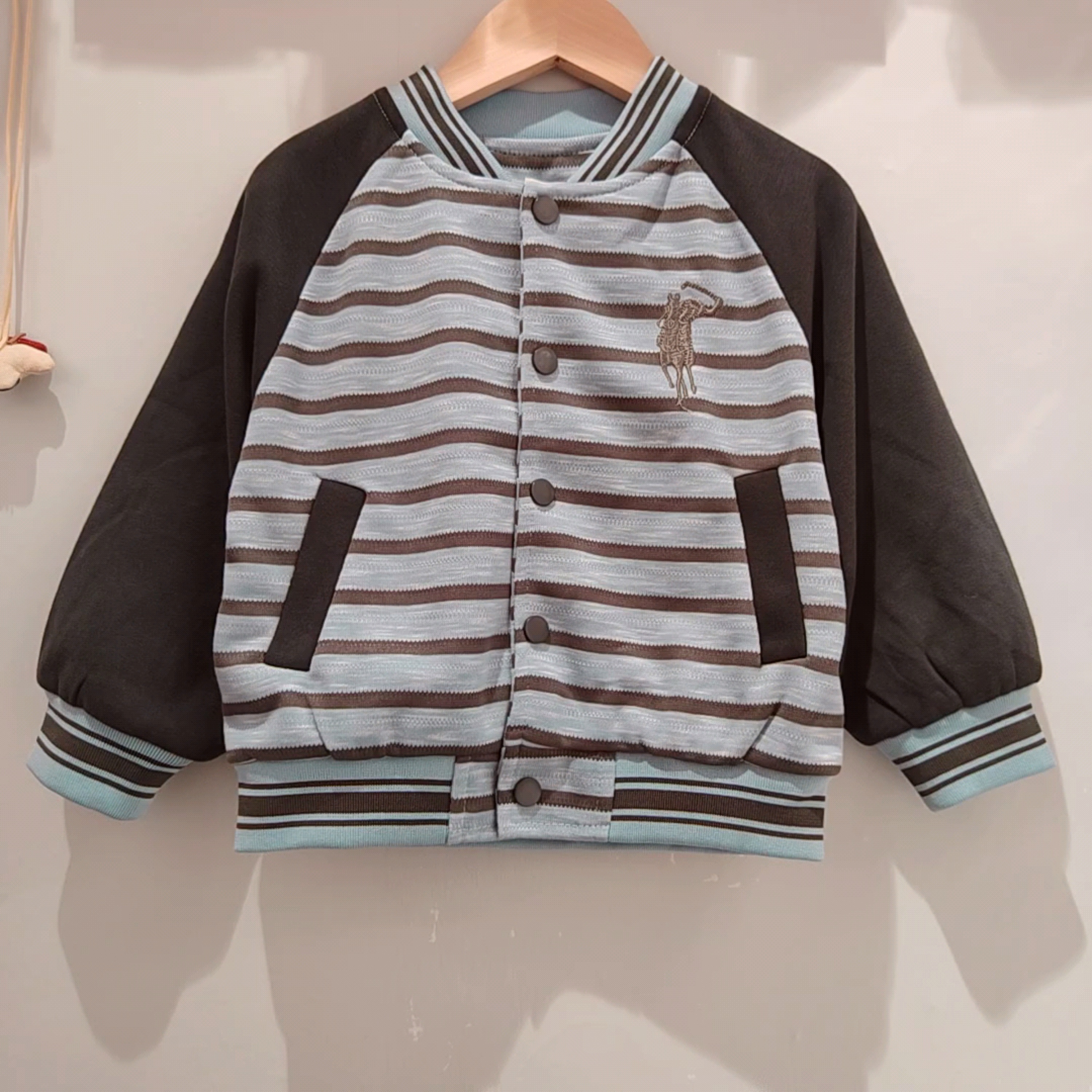 90-130尺码儿童男童棒球服外套春秋款刺绣小马标棒球服外套有内衬