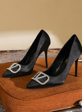 小码313233轻奢V扣浅口高跟鞋女细跟黑色工作鞋尖头单鞋大码41-43