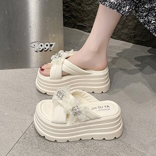 8cm配裙子厚底凉拖鞋 水钻仙女风沙滩增高一字拖 女夏外穿2z025新款