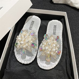 仙女风配裙子一字拖沙滩拖 女2w025新款 复古时尚 珍珠花朵平底拖鞋