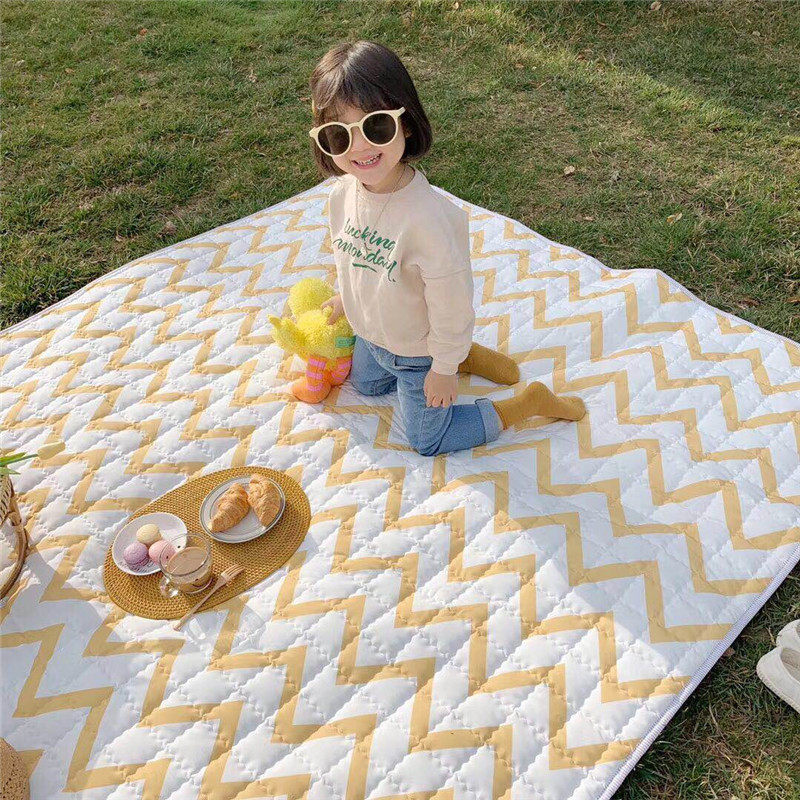 户外野餐垫防水防潮垫春游垫子便携加厚超轻5-8人可折叠野炊地垫,户外/登山/野营/旅行用品,野餐垫,淘宝优惠券,粉丝福利购,淘宝优惠卷
