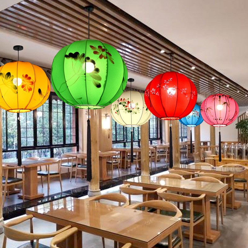 手绘彩色圆形灯笼中式国潮风广告春节景区婚礼装饰新中式布艺吊灯