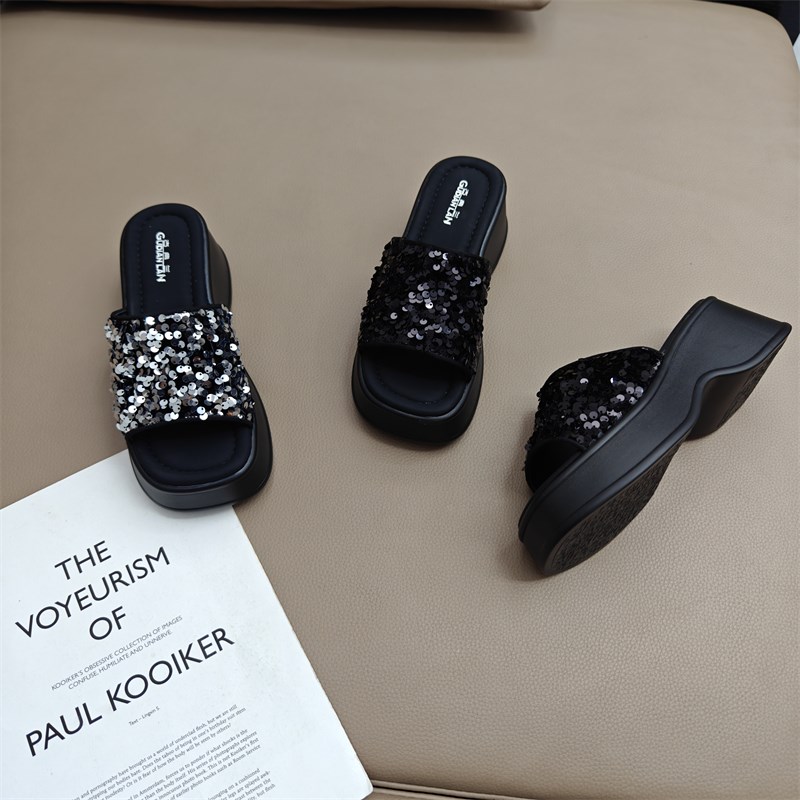高级感厚底凉拖鞋女外穿202x4夏季时尚亮片小众露趾松糕底一字拖