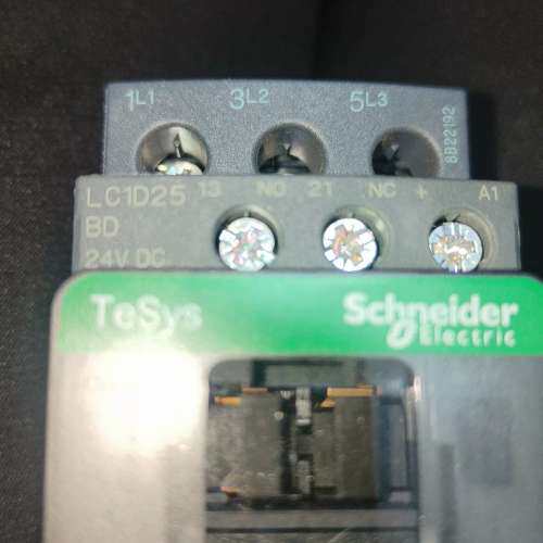 议价交流接触器LC1D25BD  24VDC
