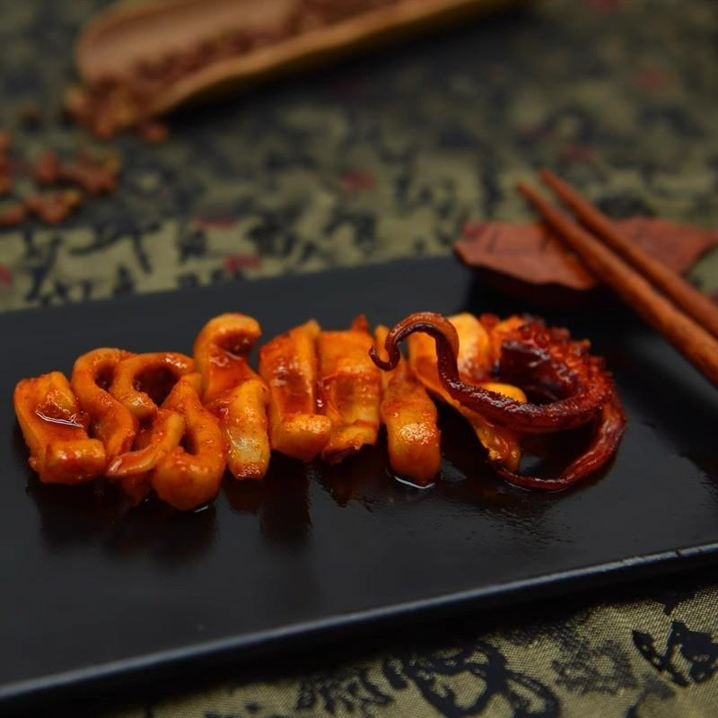 现货香辣鱿鱼足铁板烧烤鱿鱼须小包装即食解馋零食小吃熟食海味鱿