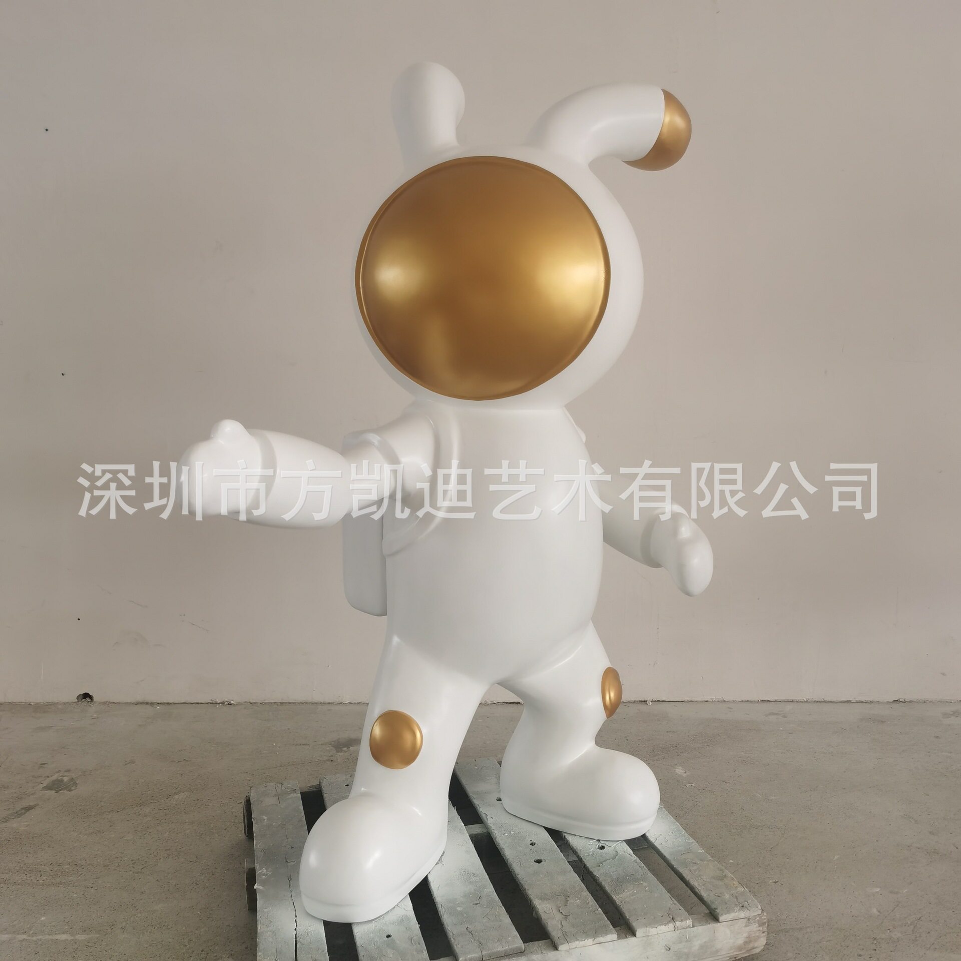 创意卡通太空兔落地摆件雕塑轻奢现代装饰品
