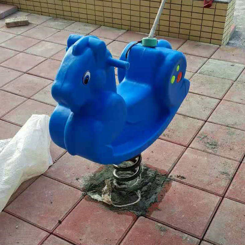 儿童弹簧摇马木马塑料玩具幼儿园公园户外游乐场设备