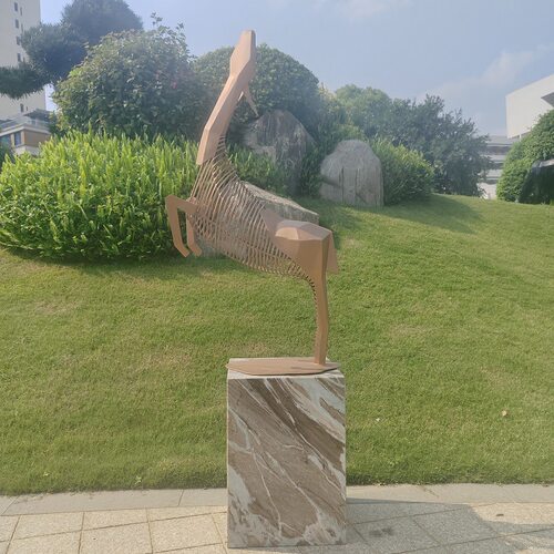 大型金属钢丝鹿创意镂空摆件北欧风格家居动物抽象落地雕塑品