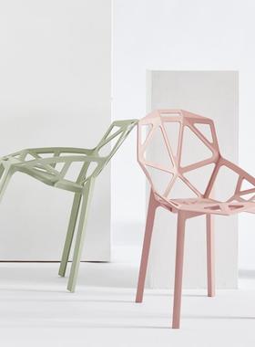 北欧餐椅家用塑料椅子现代简约凳子靠背户外办公休闲洽谈书桌椅