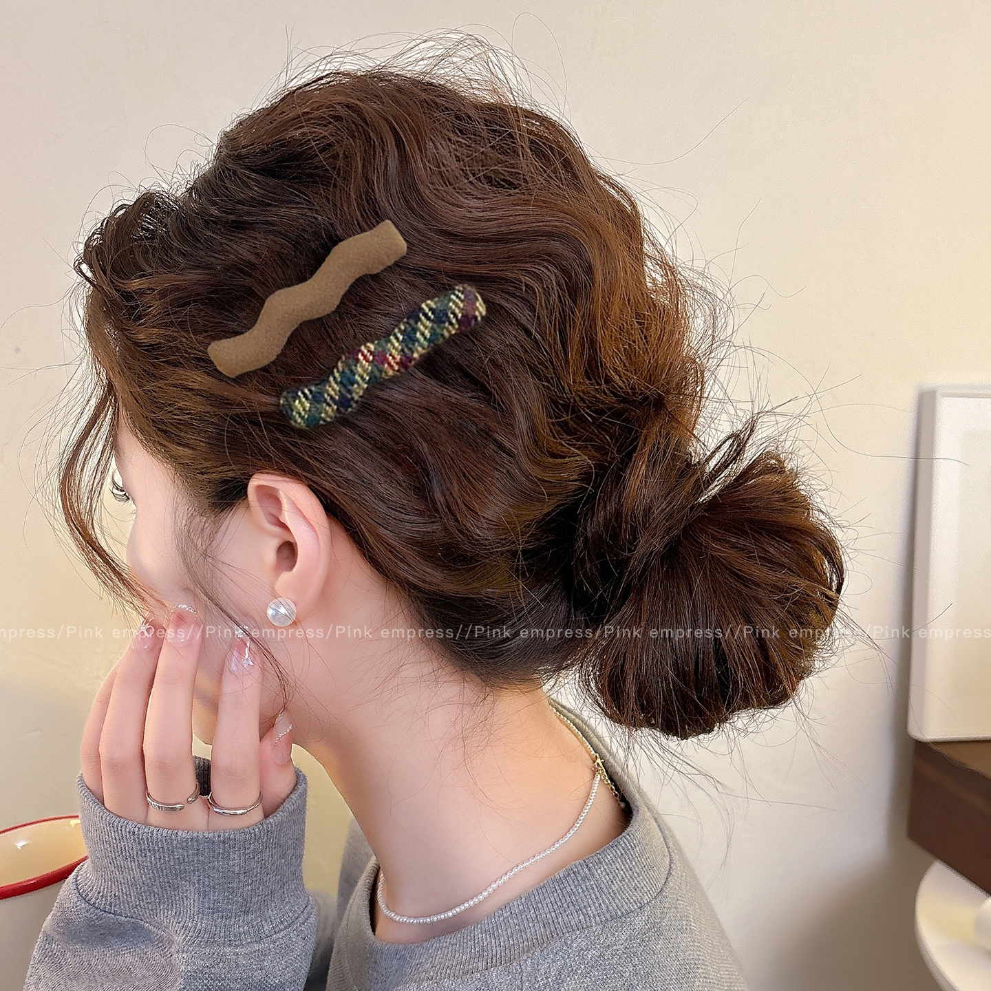 毛呢格纹波浪发夹女高级感侧边刘海夹头饰2026新款前额精致小夹子