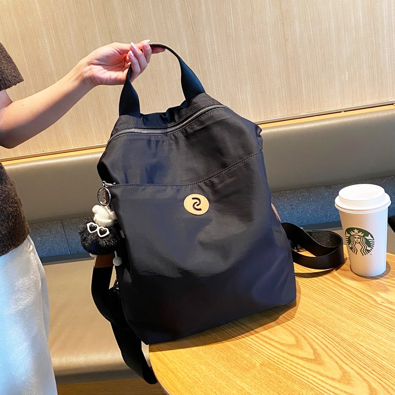 女士轻便短途旅行背包简约风2025韩版通勤小众休闲书包双肩包三用
