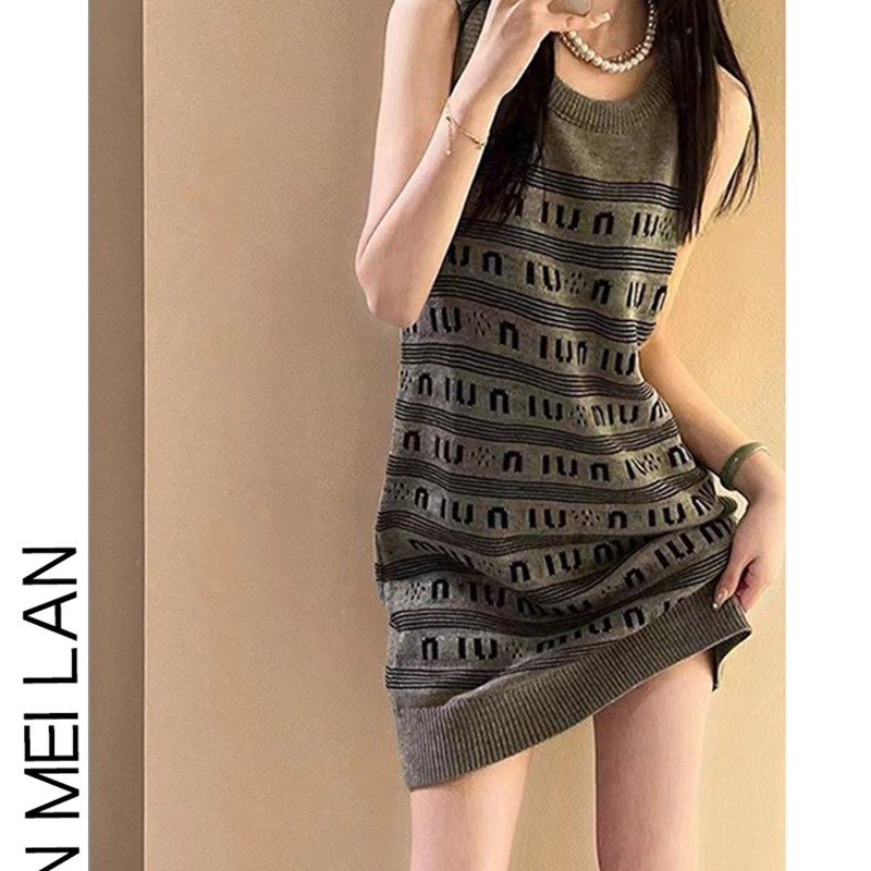 美式复古无袖高级感针织连衣裙女秋季2023新款显瘦吊带背心短裙子