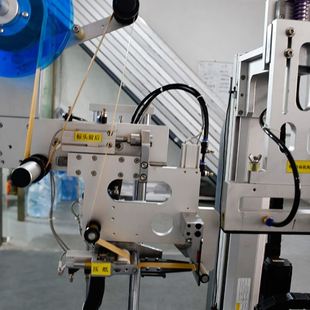 貼標機工廠用 鋁材鐵片半自動裁斷貼雙面膠 PVE圓管線槽貼膠機