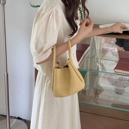 上班小拎包轻便菜篮子女包水u桶包包2023新款软皮包手提夏单肩斜