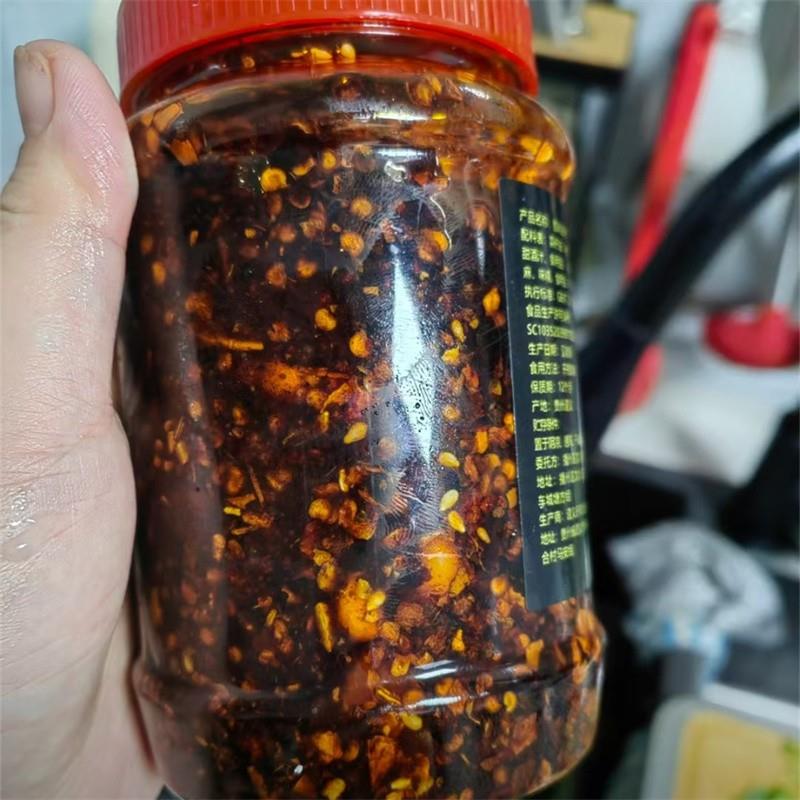 贵州脆哨油辣椒特产猪肉脆臊子香辣下饭菜软哨脆哨辣椒吃粉酱